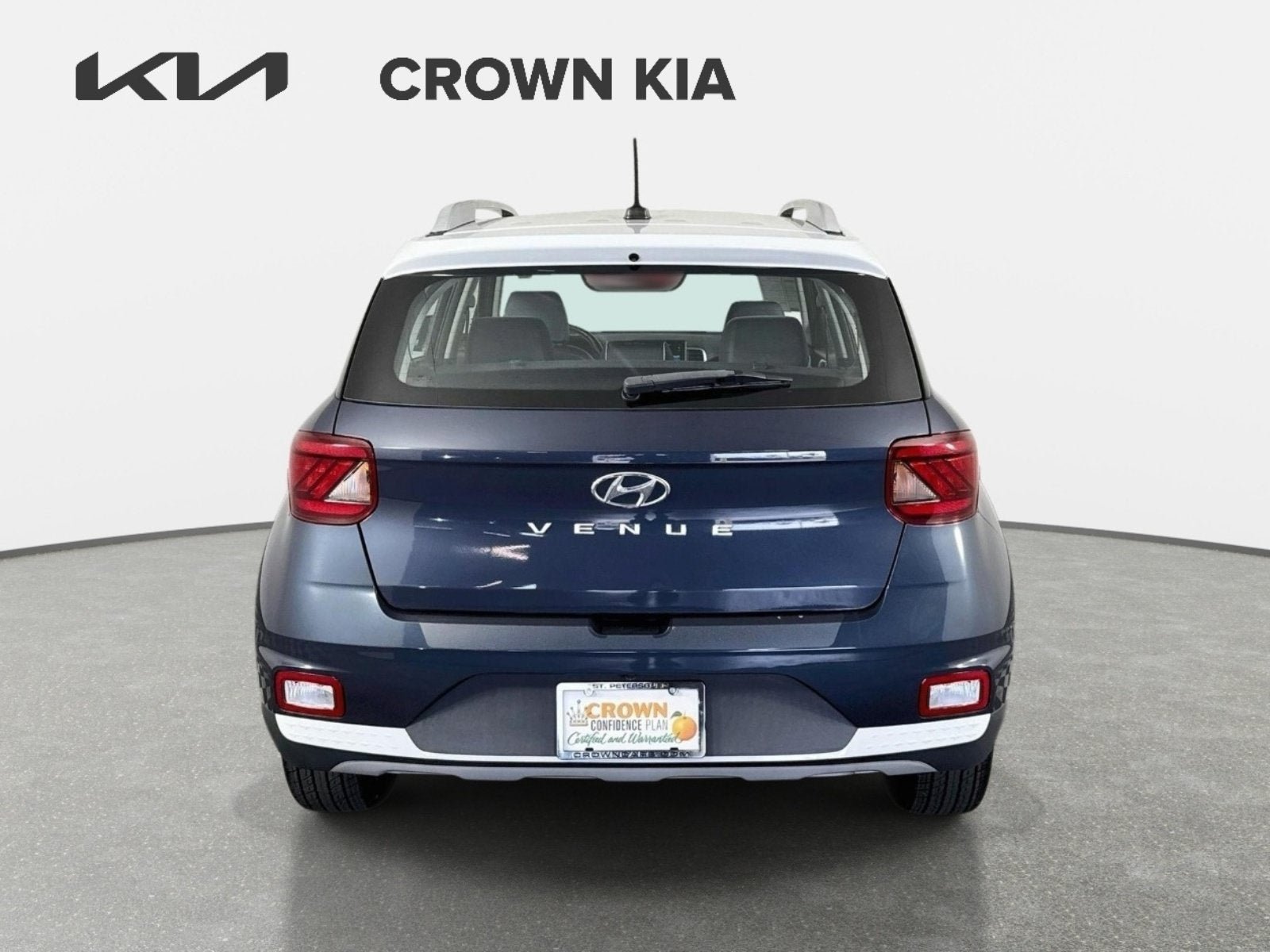 Used 2023 Hyundai Venue Limited w/ Cargo Package FWD image 7