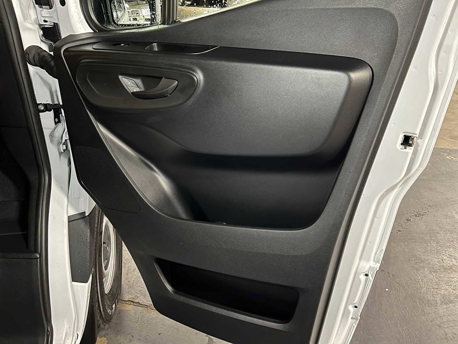 Used 2025 Mercedes-Benz Sprinter 2500 image 10
