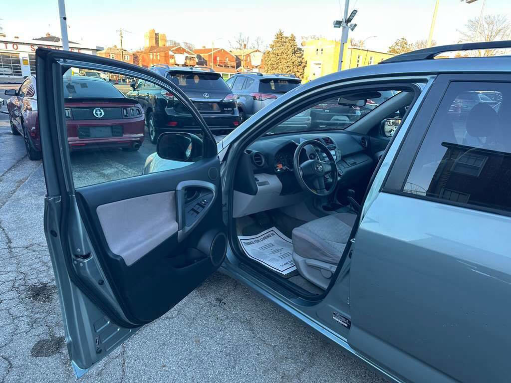 Used 2006 Toyota RAV4 4WD image 9