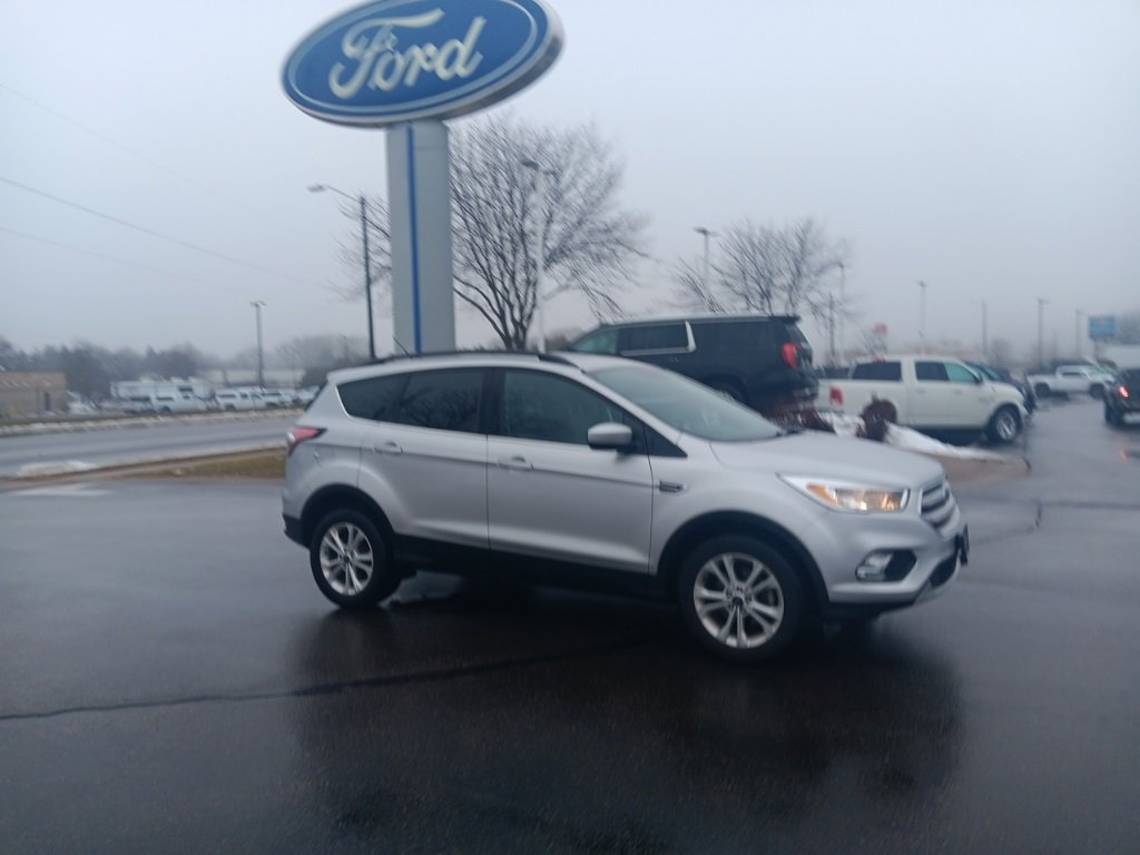 Used 2018 Ford Escape SE image 2