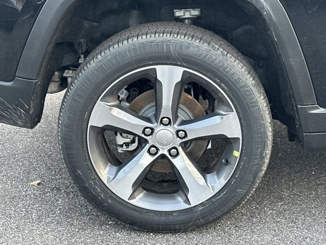 New 2026 Jeep Grand Cherokee Limited w/ Luxury Tech Group II image 19