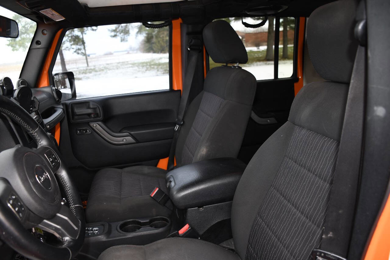 Used 2012 Jeep Wrangler Unlimited Sport image 12