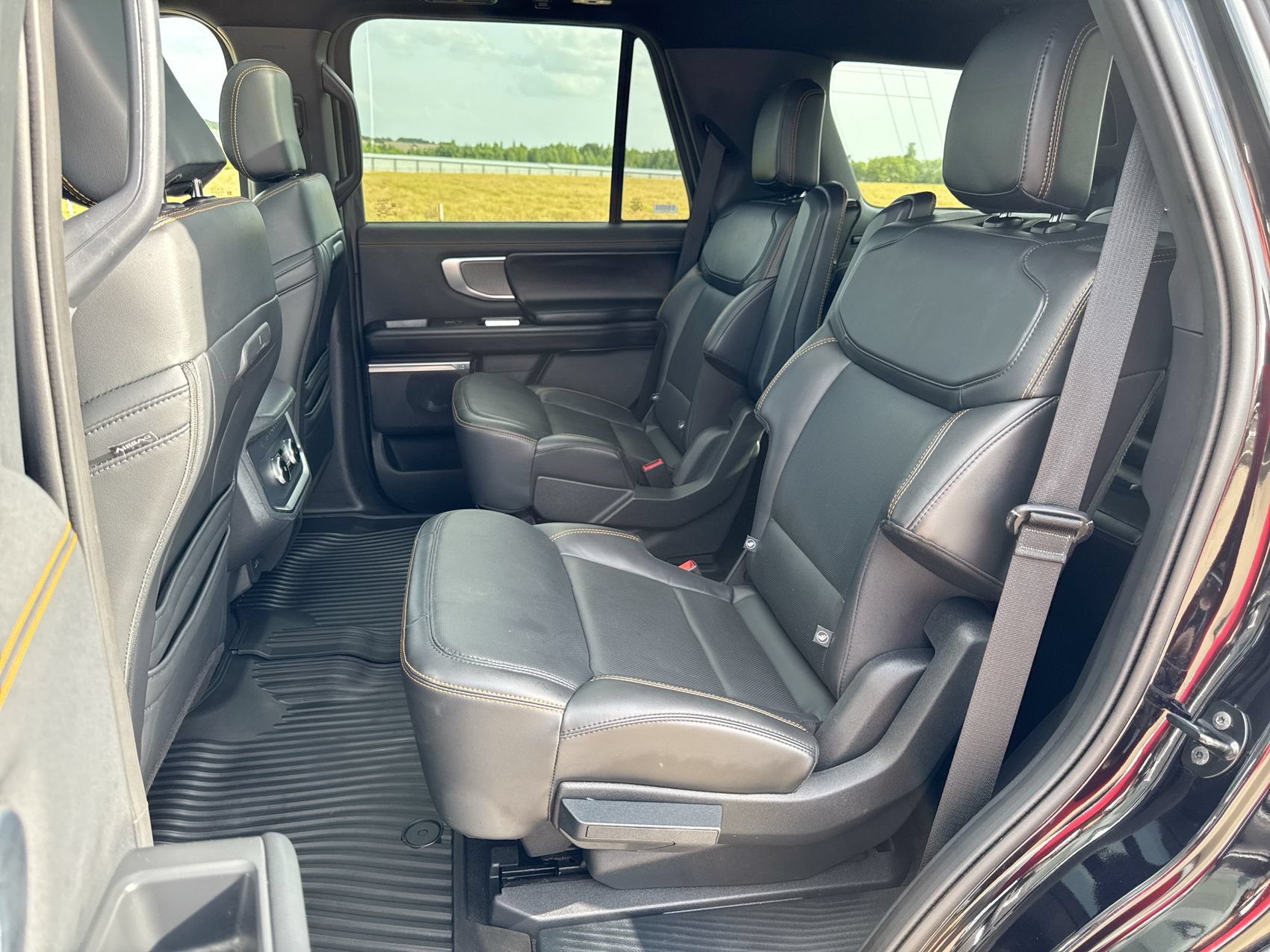 Used 2025 Ford Expedition Tremor AWD/4WD image 25