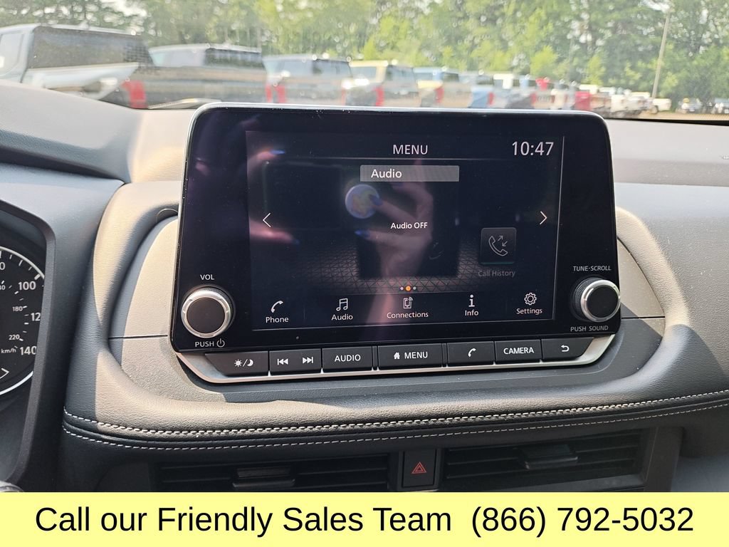 Used 2024 Nissan Rogue S AWD/4WD image 19
