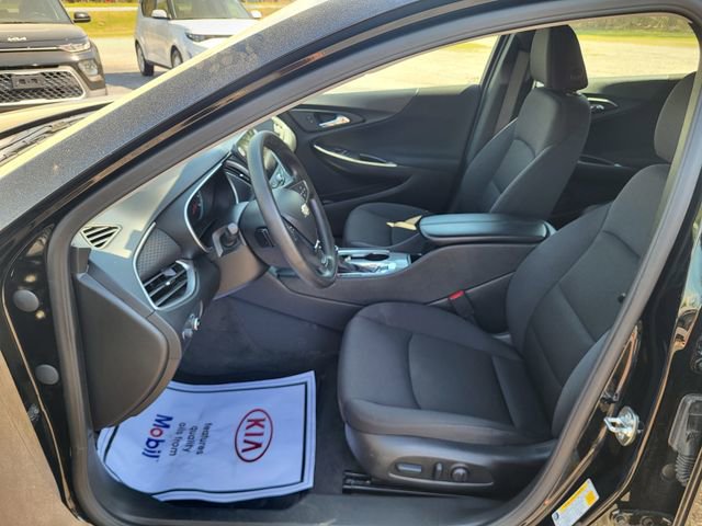 Used 2025 Chevrolet Malibu LT image 11