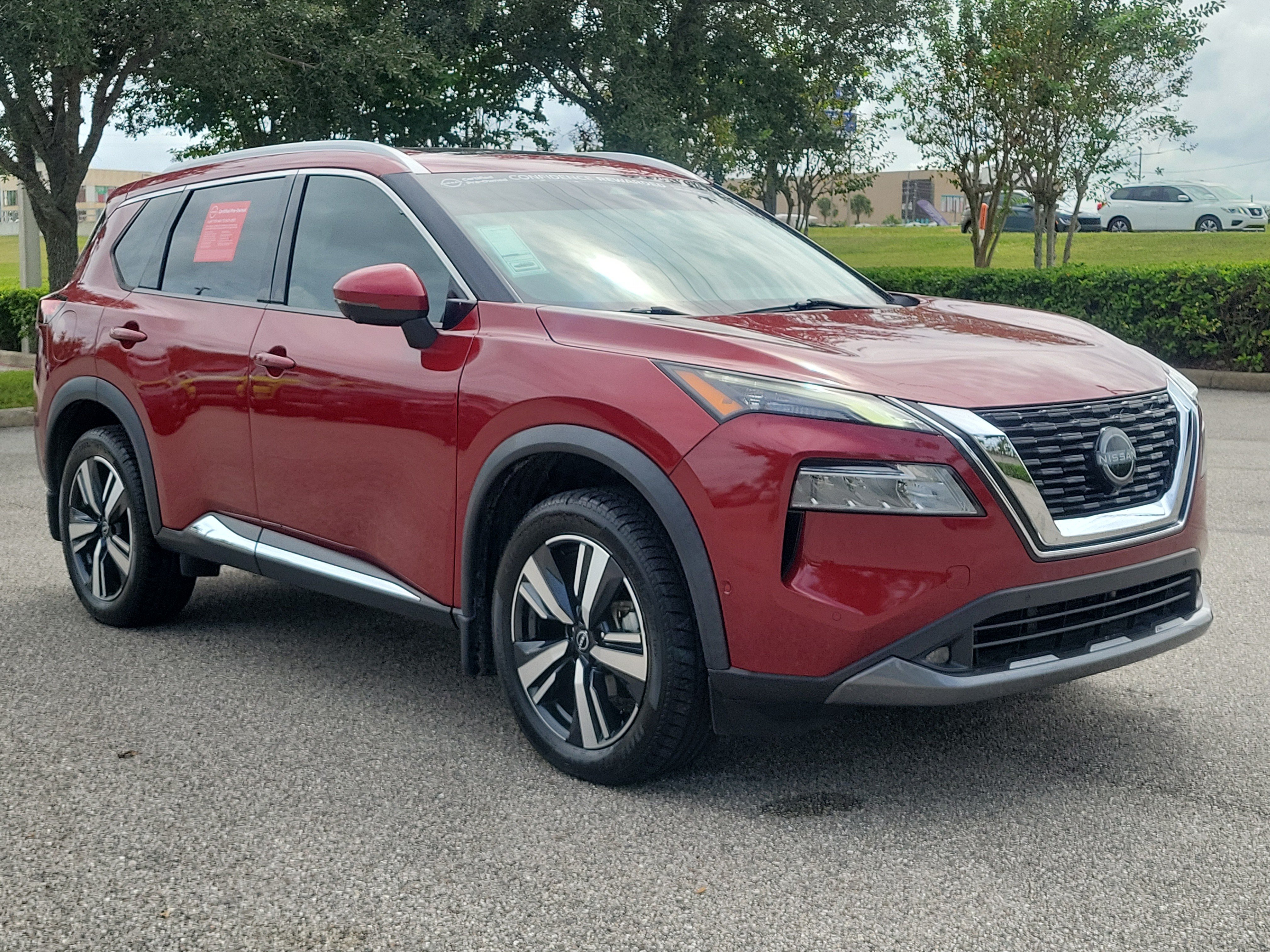 Certified 2022 Nissan Rogue SL w/ SL Premium Package FWD image 3