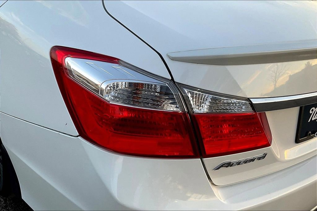 Used 2015 Honda Accord Sport image 33