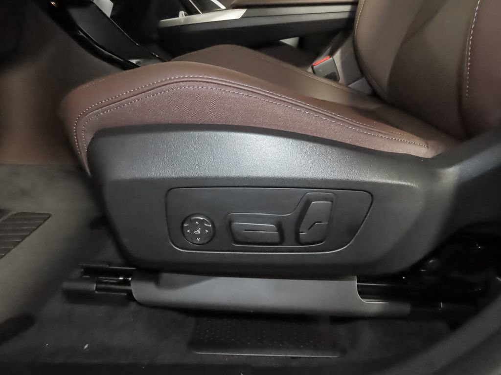 Used 2025 BMW X1 xDrive28i w/ Convenience Package AWD/4WD image 14