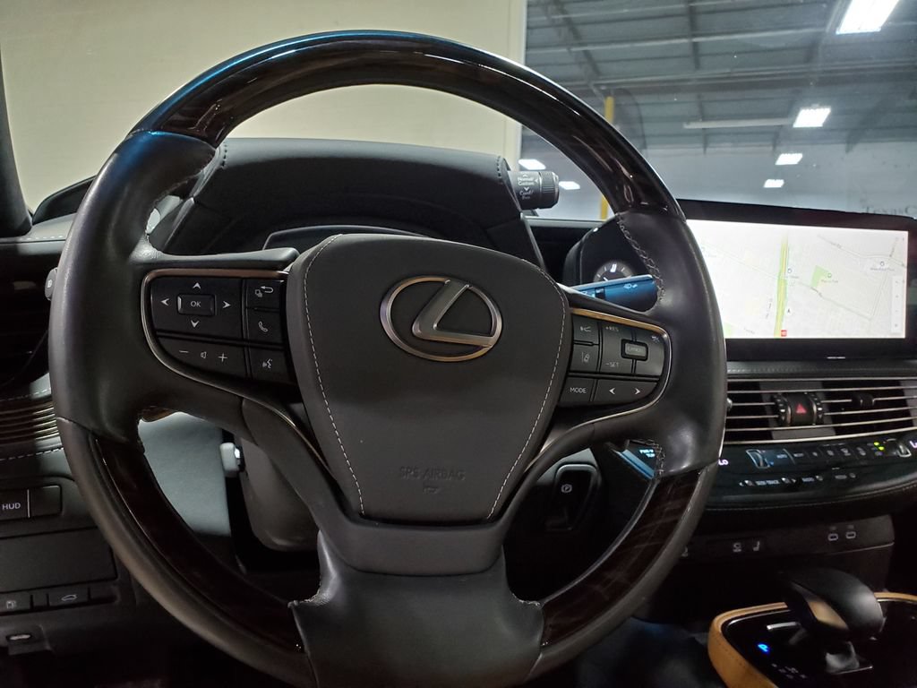 Used 2023 Lexus LS 500 w/ Interior Upgrade Package RWD image 26