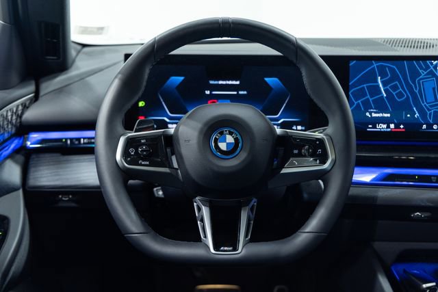 Used 2026 BMW i5 eDrive40 w/ M Sport Package image 3