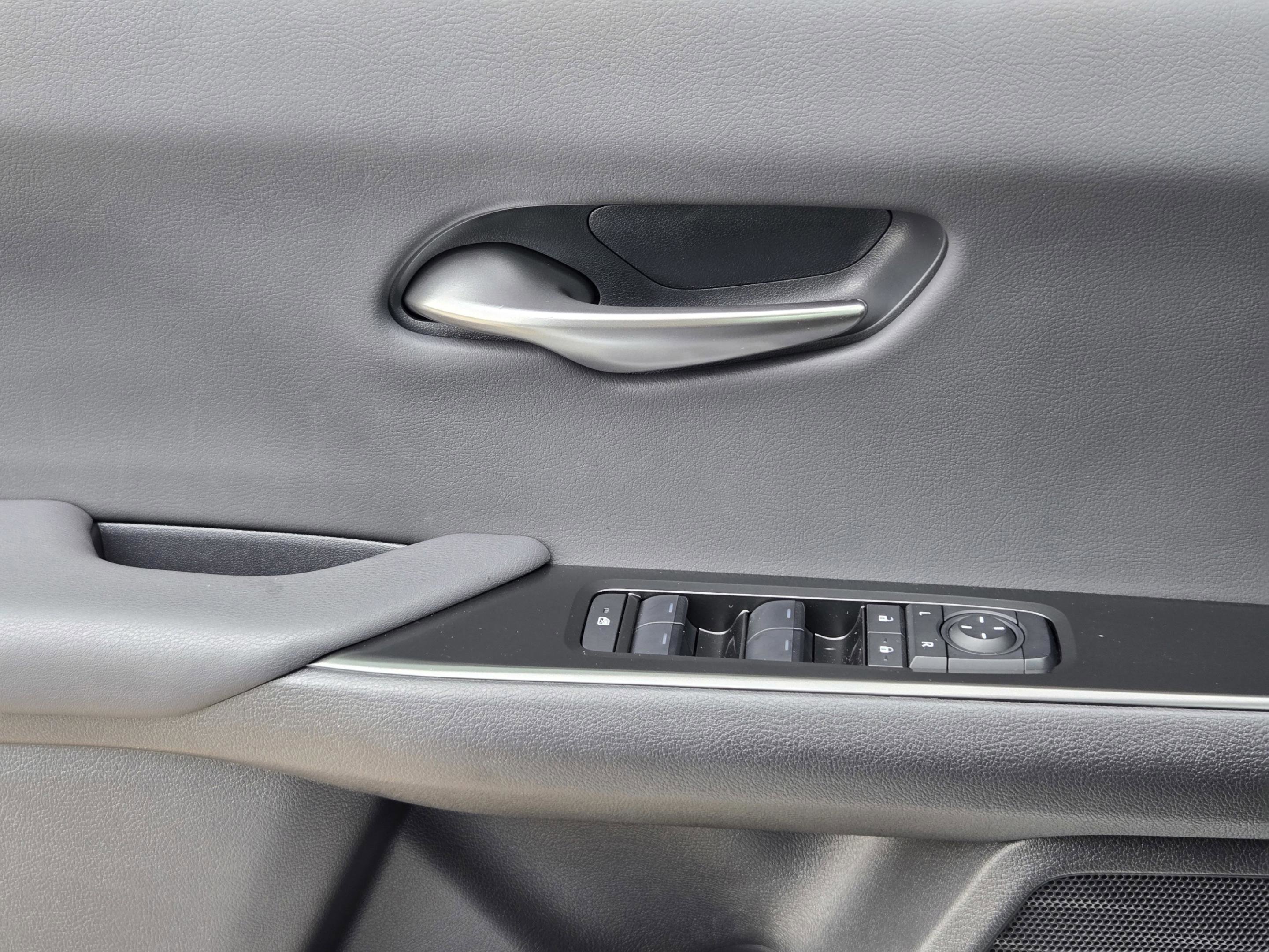 Used 2025 Lexus UX 300h FWD w/ Accessory Package (Z1) image 22