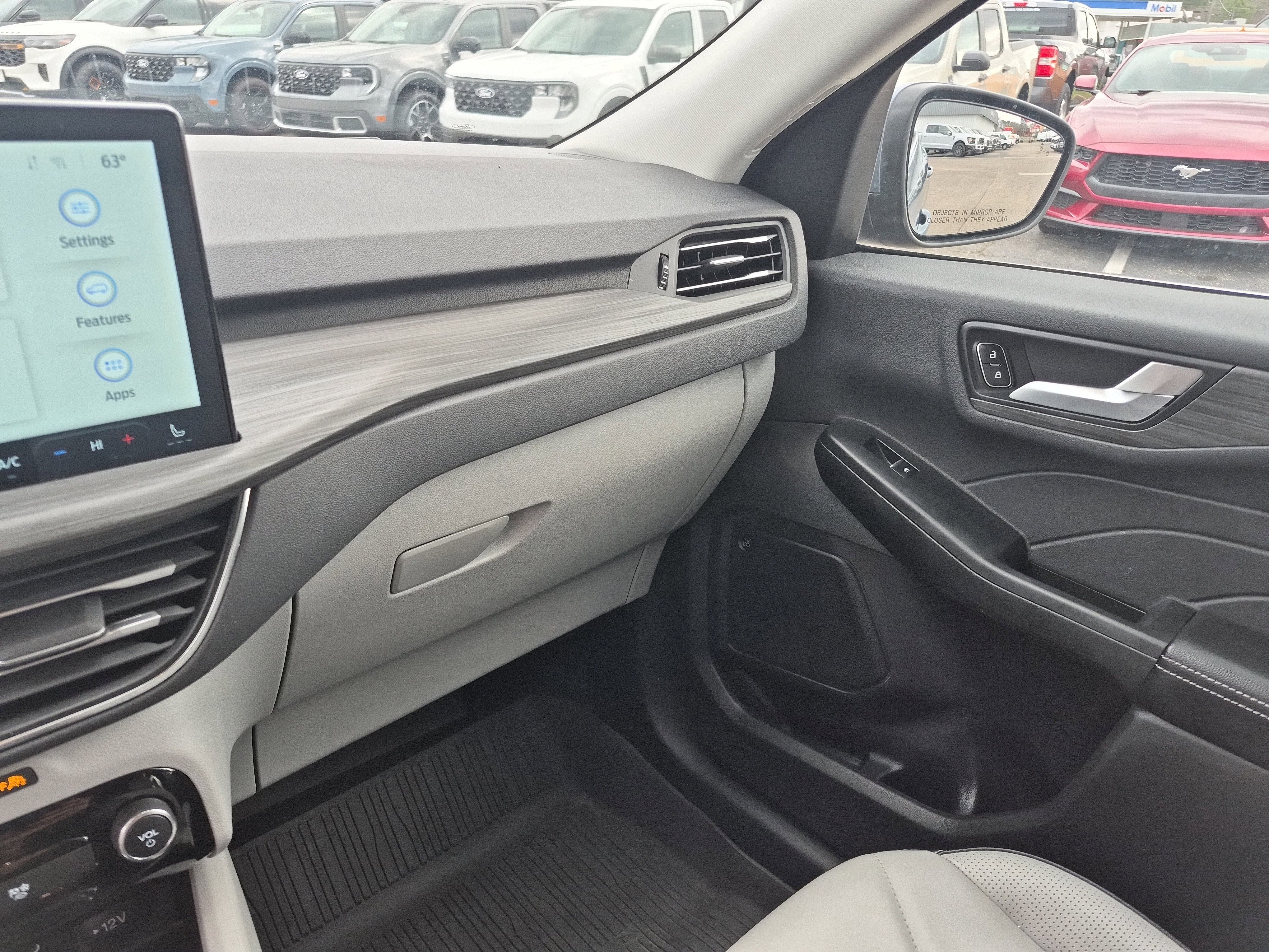 Certified 2025 Ford Escape SE w/ PHEV Premium Package FWD image 20