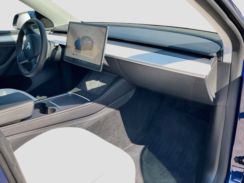Used 2024 Tesla Model Y Performance AWD/4WD image 30