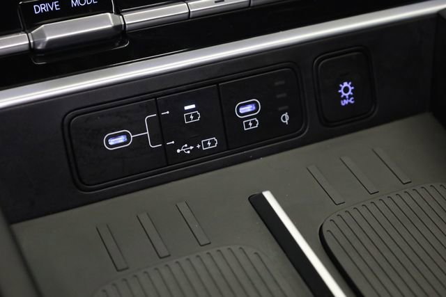 Used 2024 Hyundai Santa Fe Limited image 23