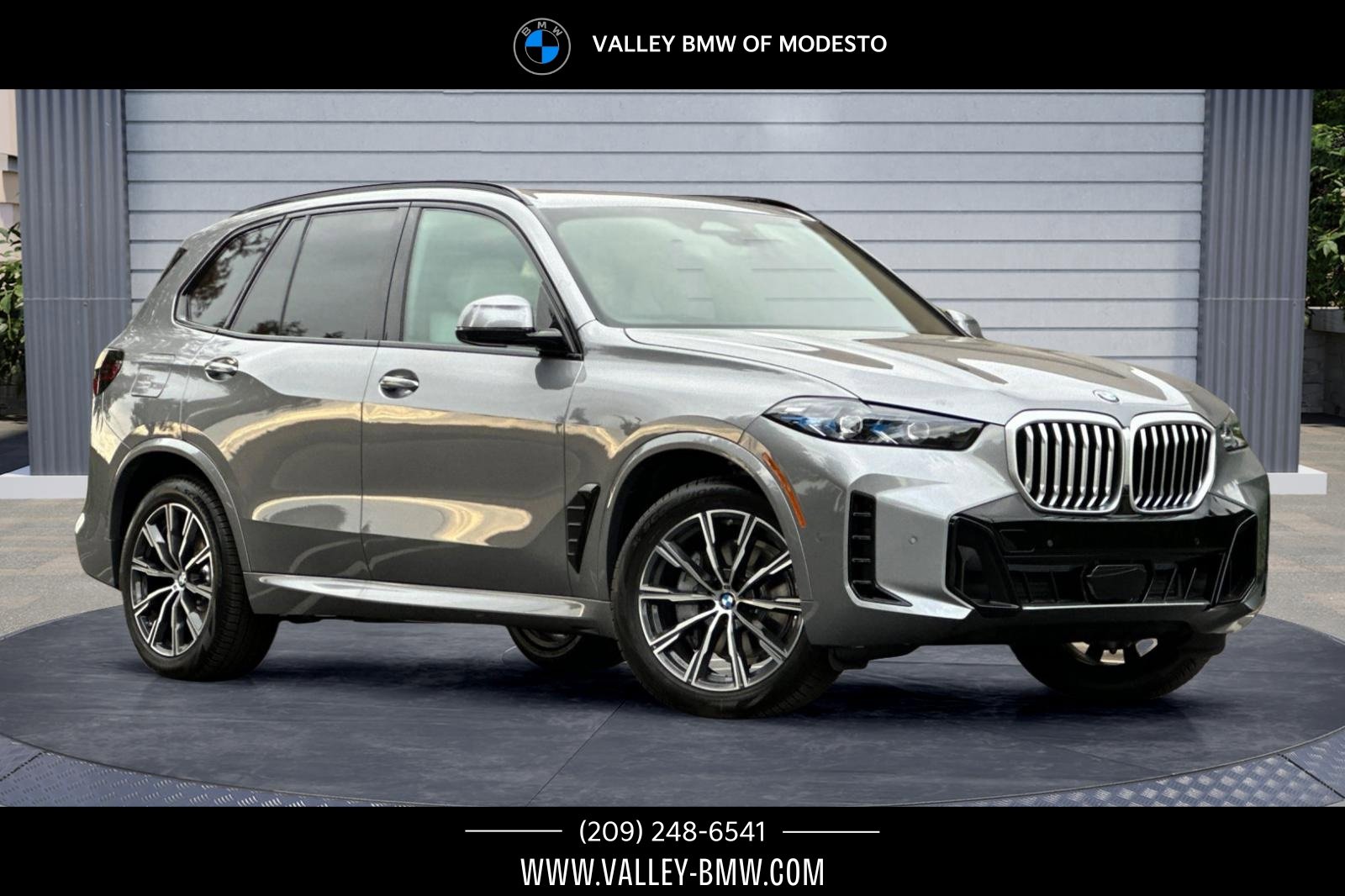 New 2026 BMW X5 xDrive40i w/ M Sport Package image 1