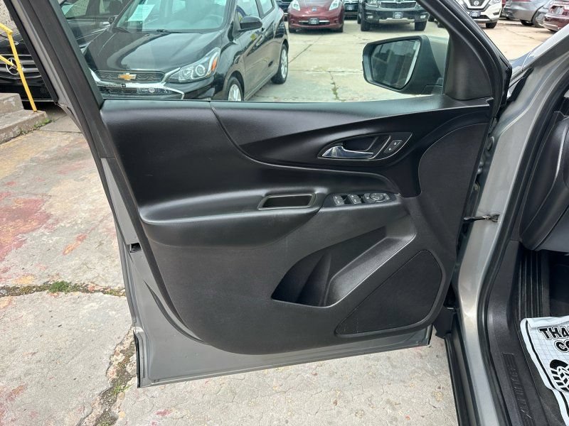 Used 2018 Chevrolet Equinox LT FWD image 10
