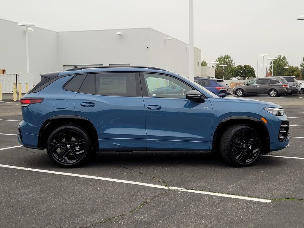 New 2026 Volkswagen Tiguan SE R-Line FWD image 4