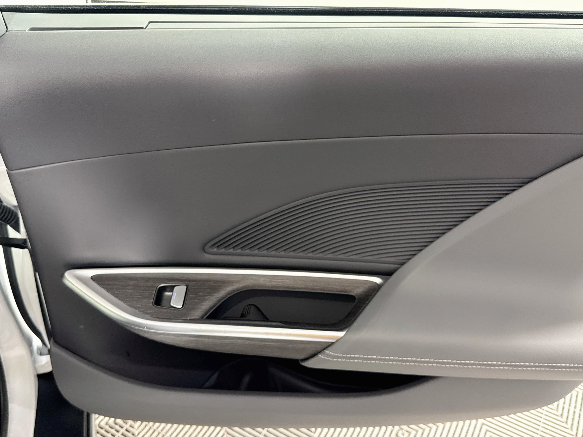 Used 2025 Lucid Air Touring AWD/4WD image 44