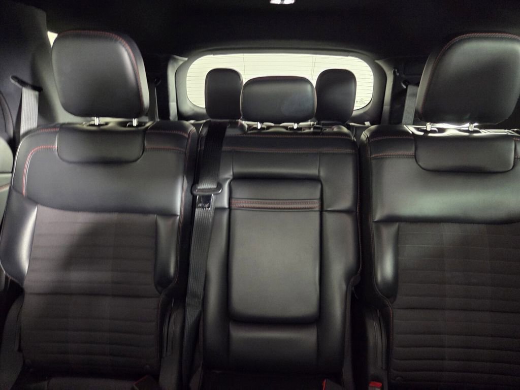 Used 2025 Ford Explorer ST-Line w/ ST-Line Street Pack image 20