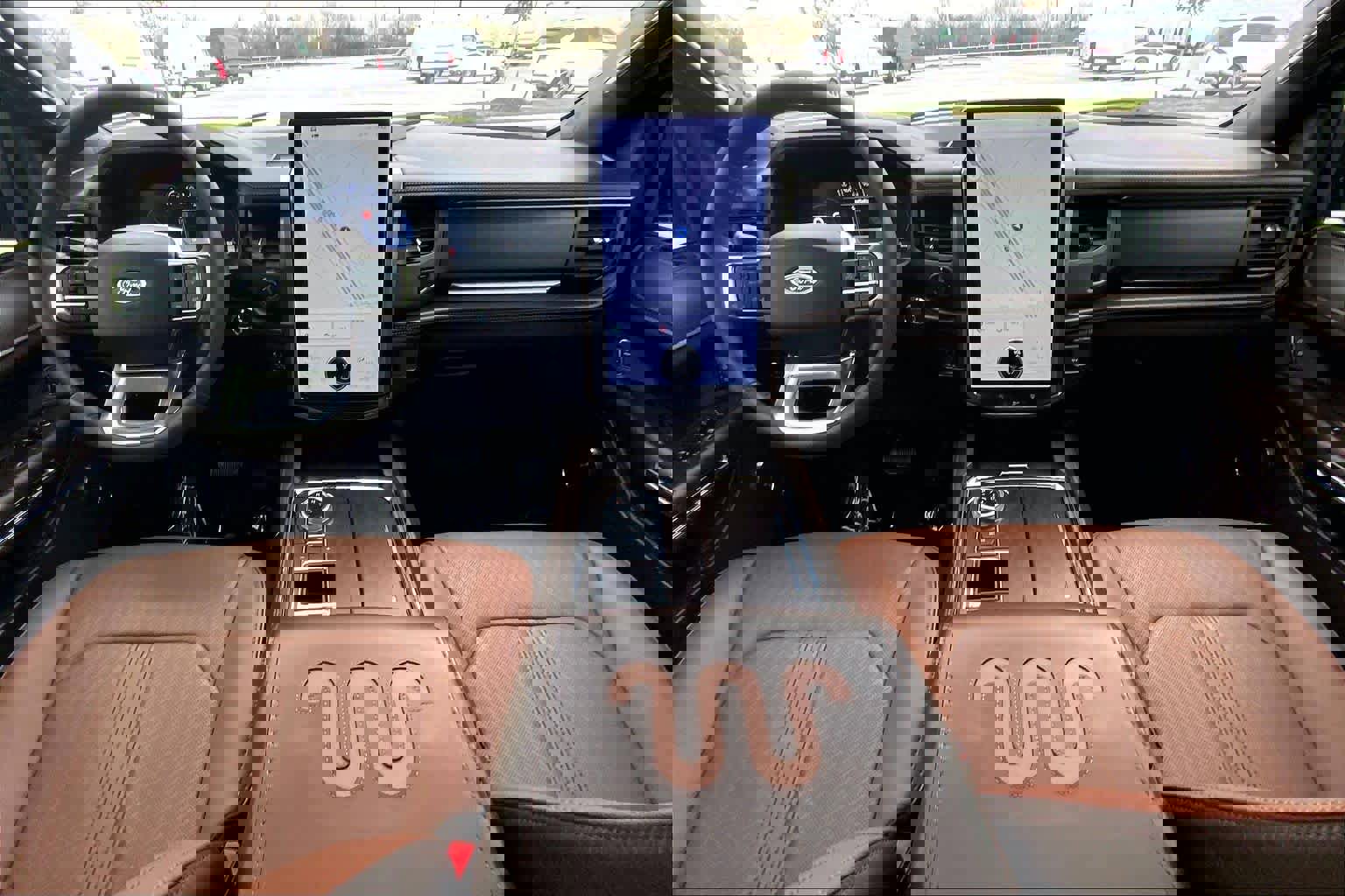 Used 2024 Ford Expedition King Ranch image 13