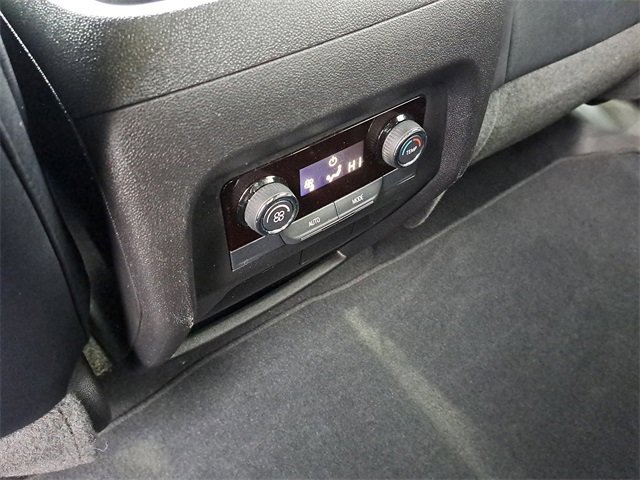 Used 2025 Chevrolet Traverse LT image 12