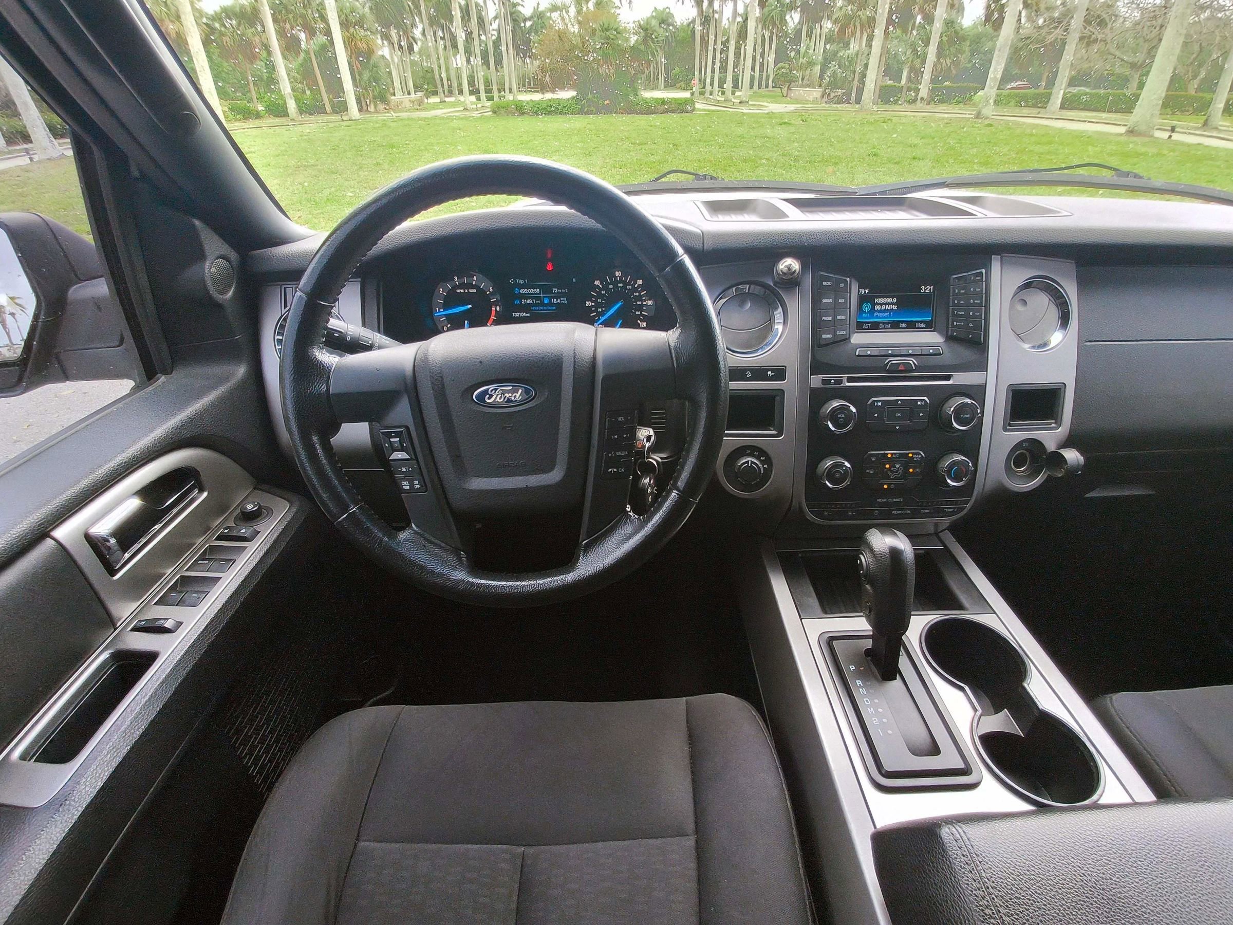 Used 2017 Ford Expedition XLT AWD/4WD image 6