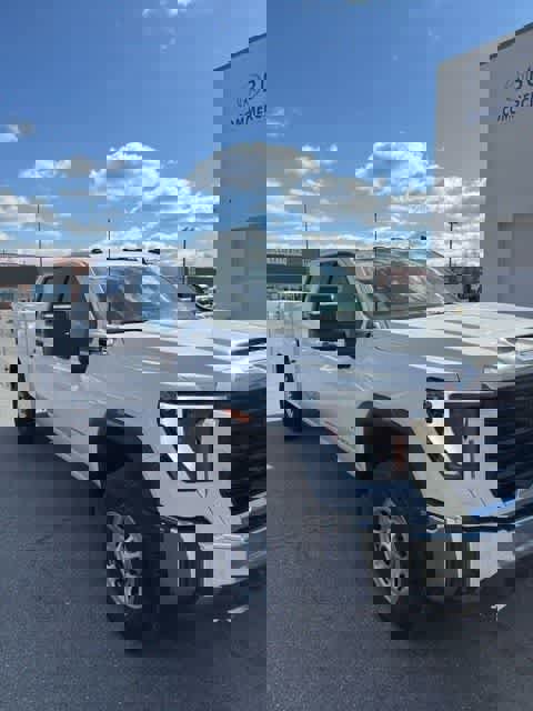 New 2024 GMC Sierra 3500 Pro w/ Convenience Package image 3