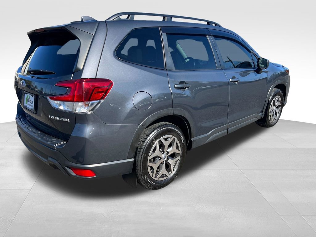 Used 2022 Subaru Forester Premium AWD/4WD image 8