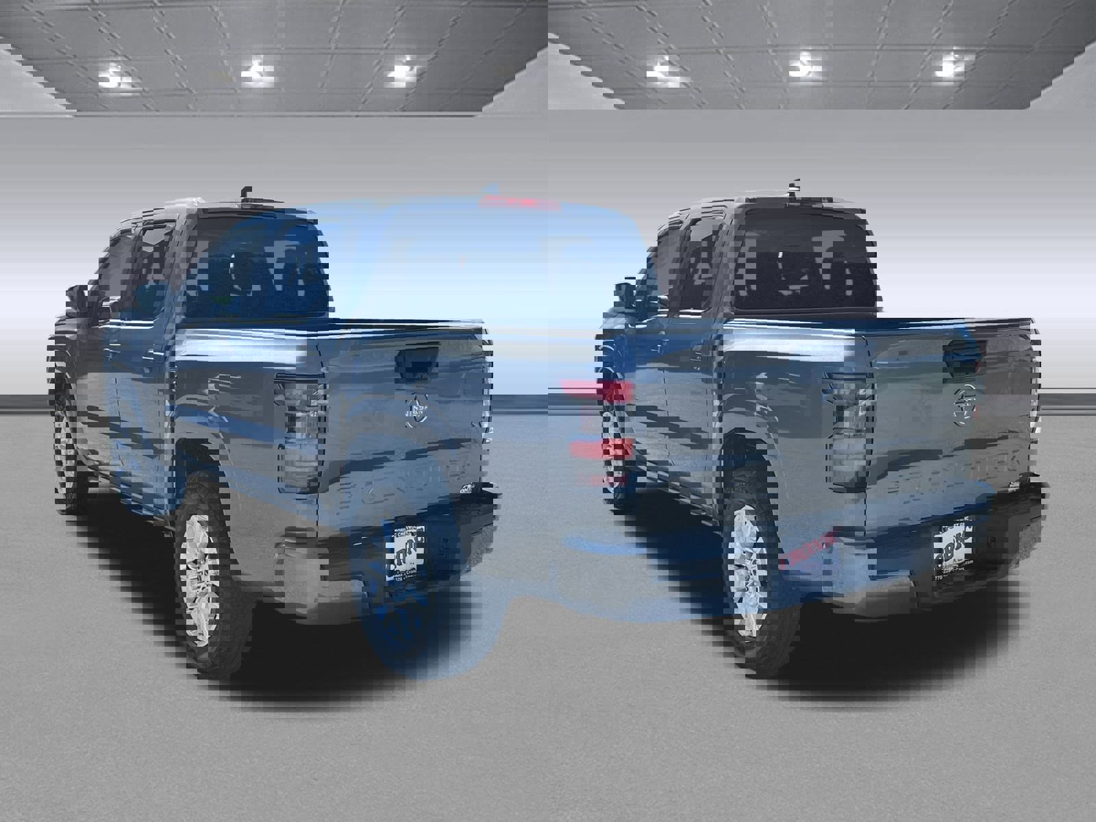 Used 2023 Nissan Frontier SV image 3