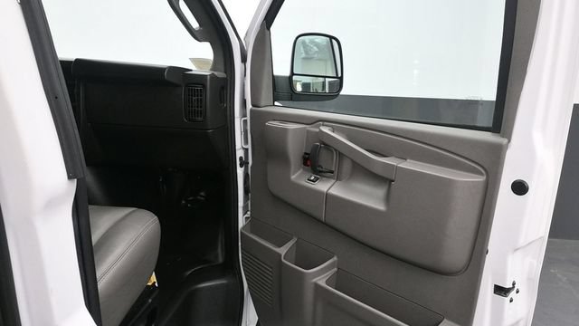 Used 2024 Chevrolet Express 3500 LS RWD image 17