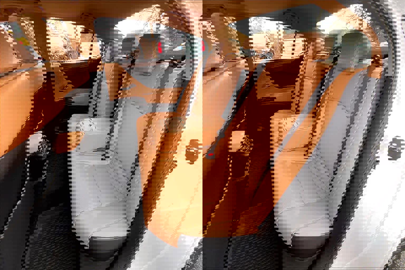 Used 2024 Lexus ES 300h w/ Premium Package image 22