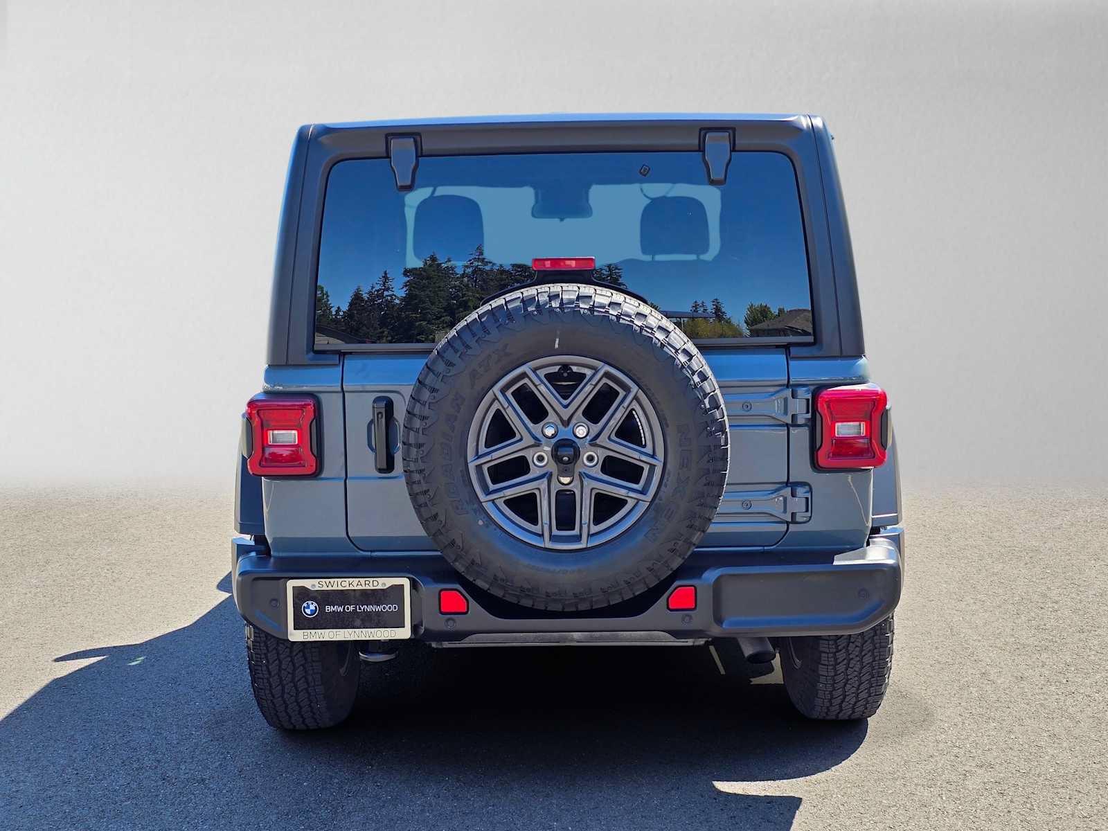 Used 2024 Jeep Wrangler Sport AWD/4WD image 4