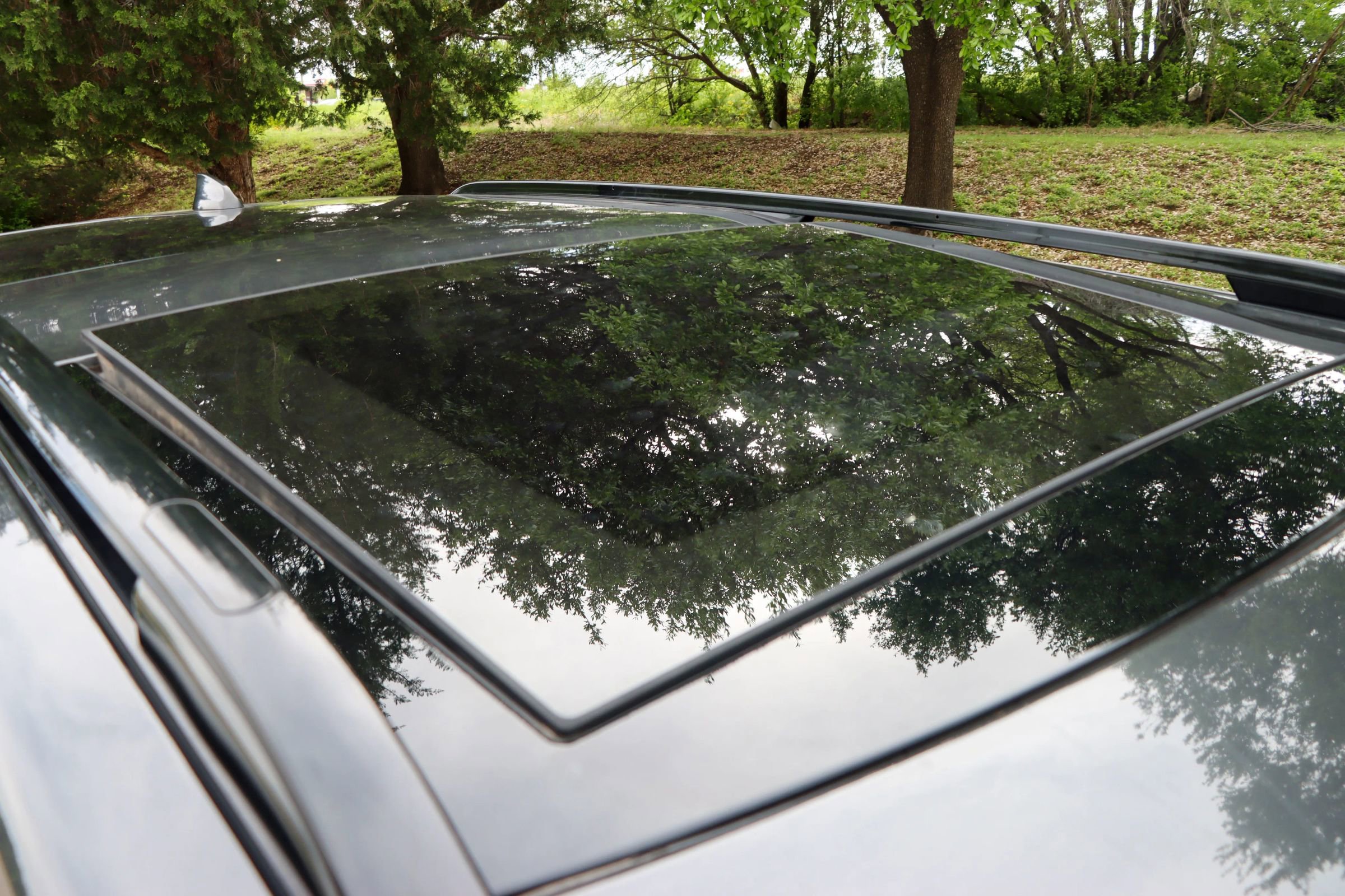 Used 2017 Land Rover Discovery HSE AWD/4WD image 9