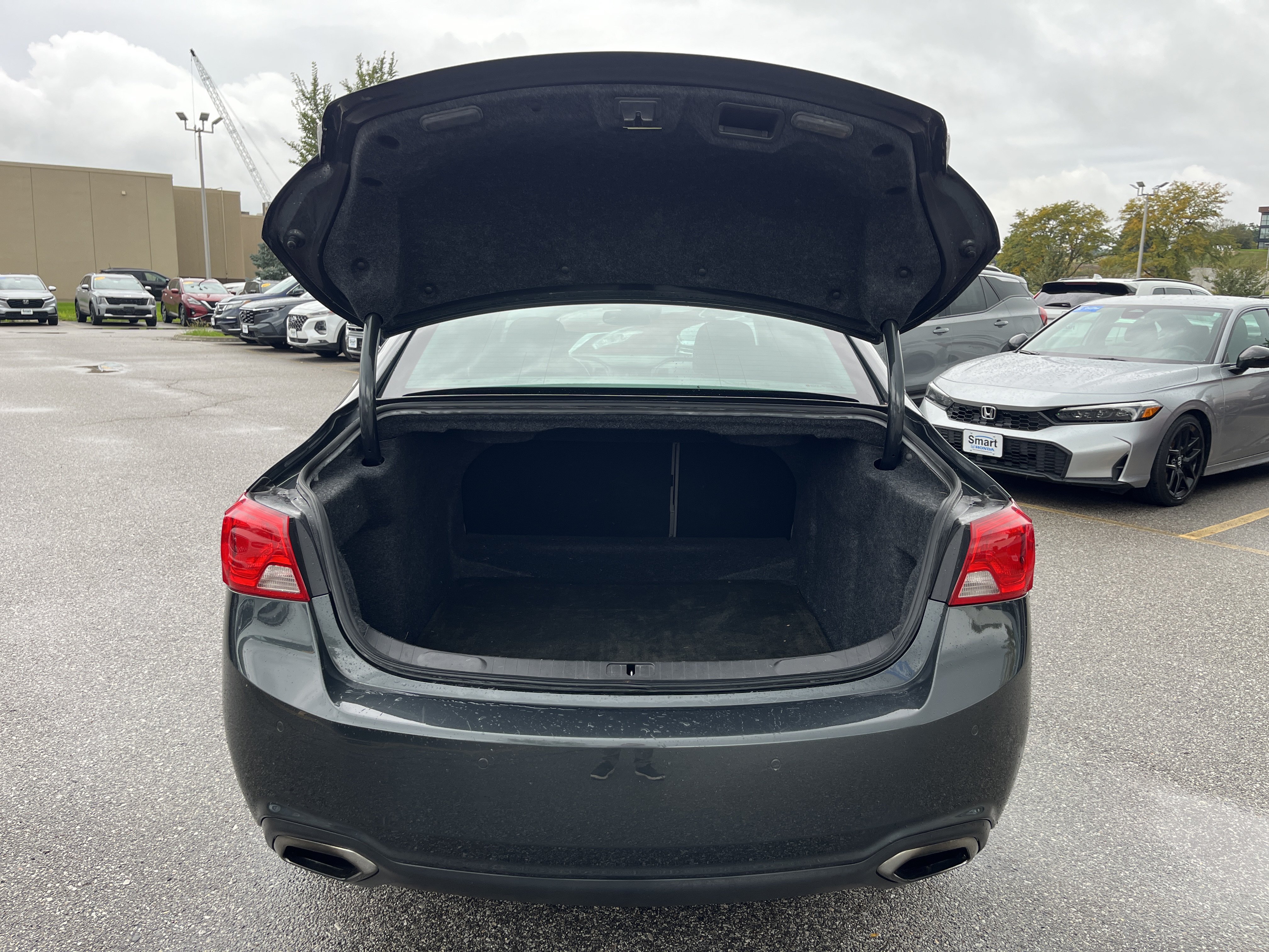 Used 2015 Chevrolet Impala LTZ FWD image 11