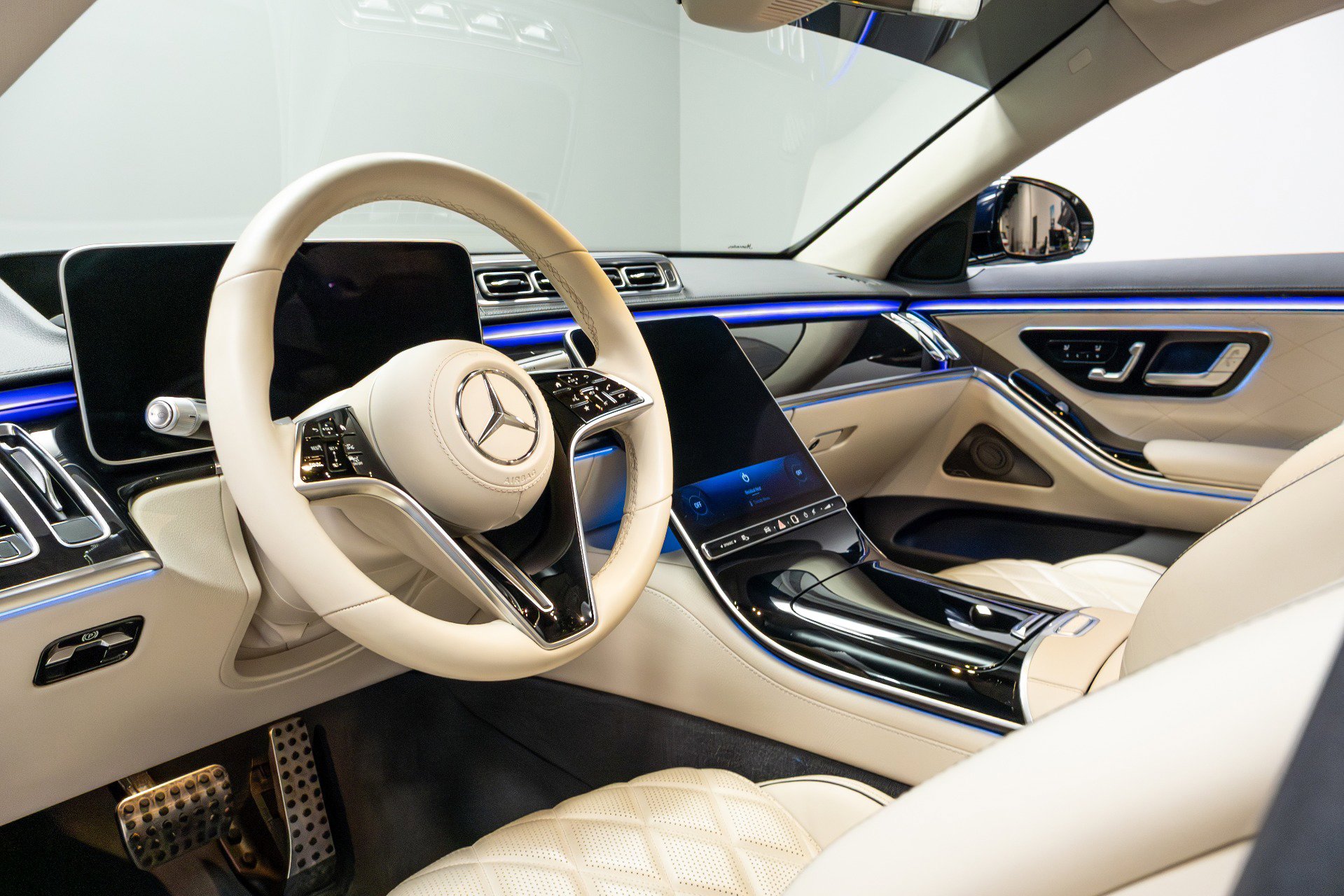 Used 2023 Mercedes-Benz S 580 4MATIC Sedan image 9