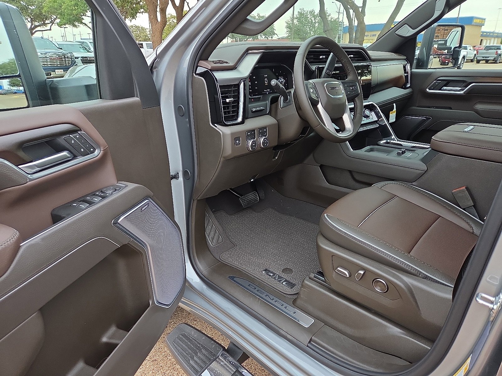 New 2026 GMC Sierra 2500 Denali w/ Denali Reserve Package image 10