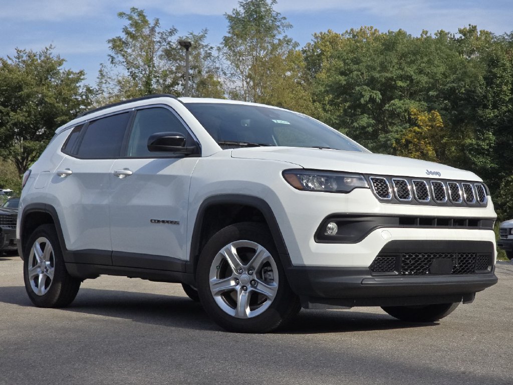 Used 2023 Jeep Compass Latitude w/ Convenience Group