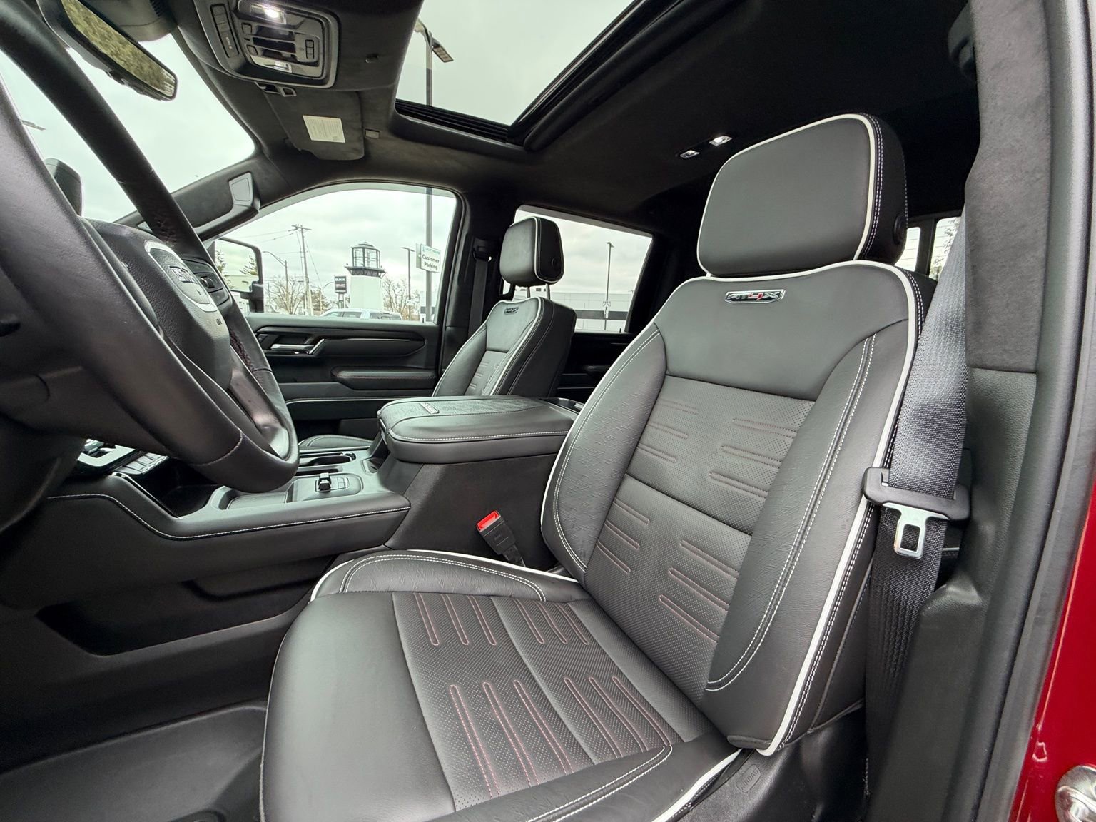 Used 2025 GMC Sierra 2500 AT4X image 10