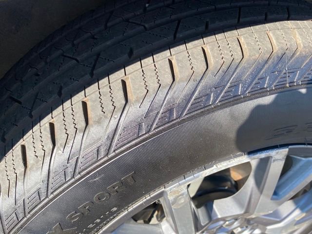 Certified 2023 GMC Acadia SLT image 23