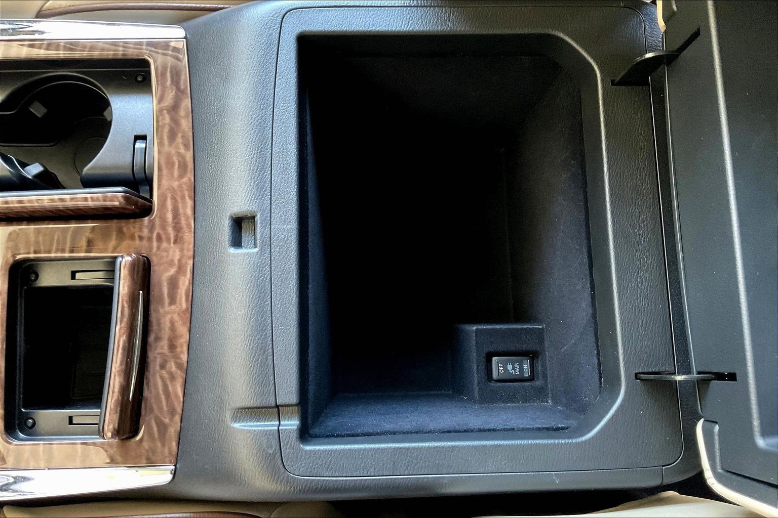 Used 2020 Nissan Armada Platinum w/ Captain's Chairs Package AWD/4WD image 16