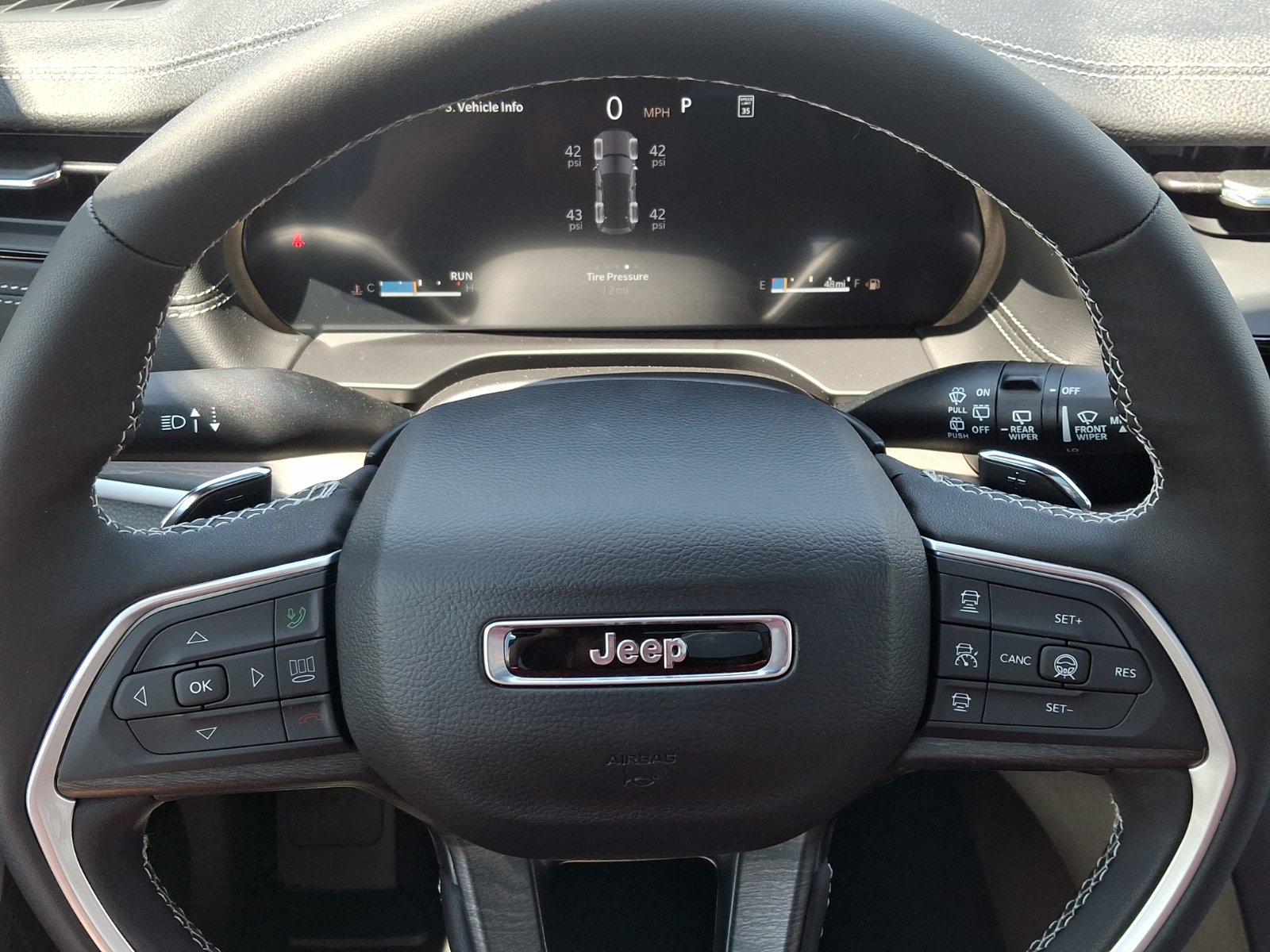 New 2026 Jeep Grand Cherokee Limited AWD/4WD image 17