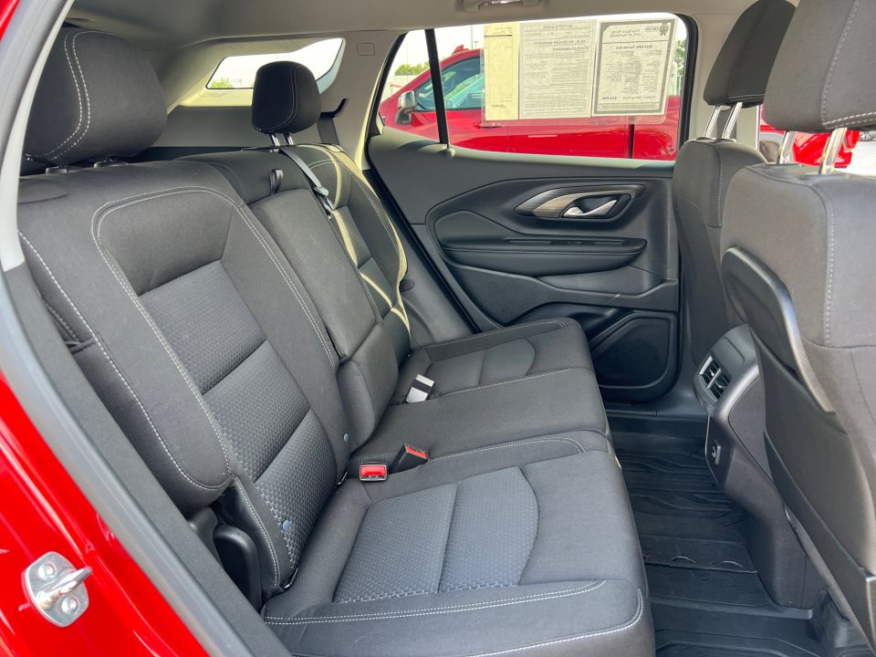 Used 2024 GMC Terrain SLE w/ Driver Convenience Package FWD image 29