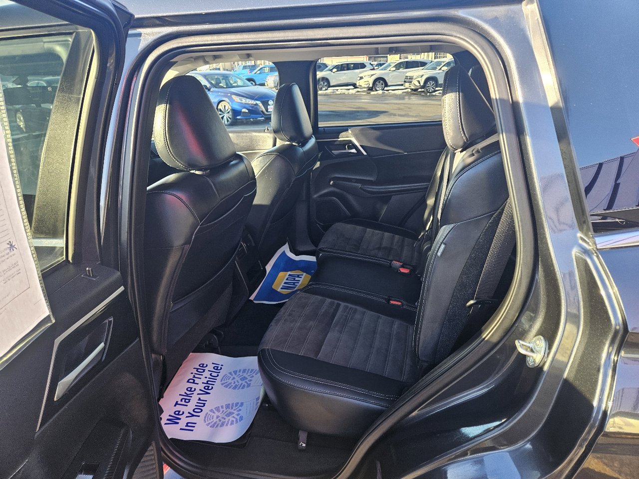 Used 2024 Mitsubishi Outlander AWD image 14