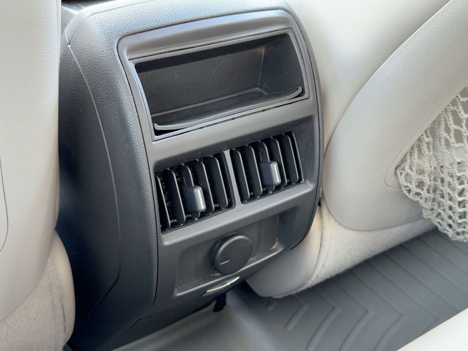 Used 2014 Cadillac SRX Luxury w/ Driver Awareness Package image 23