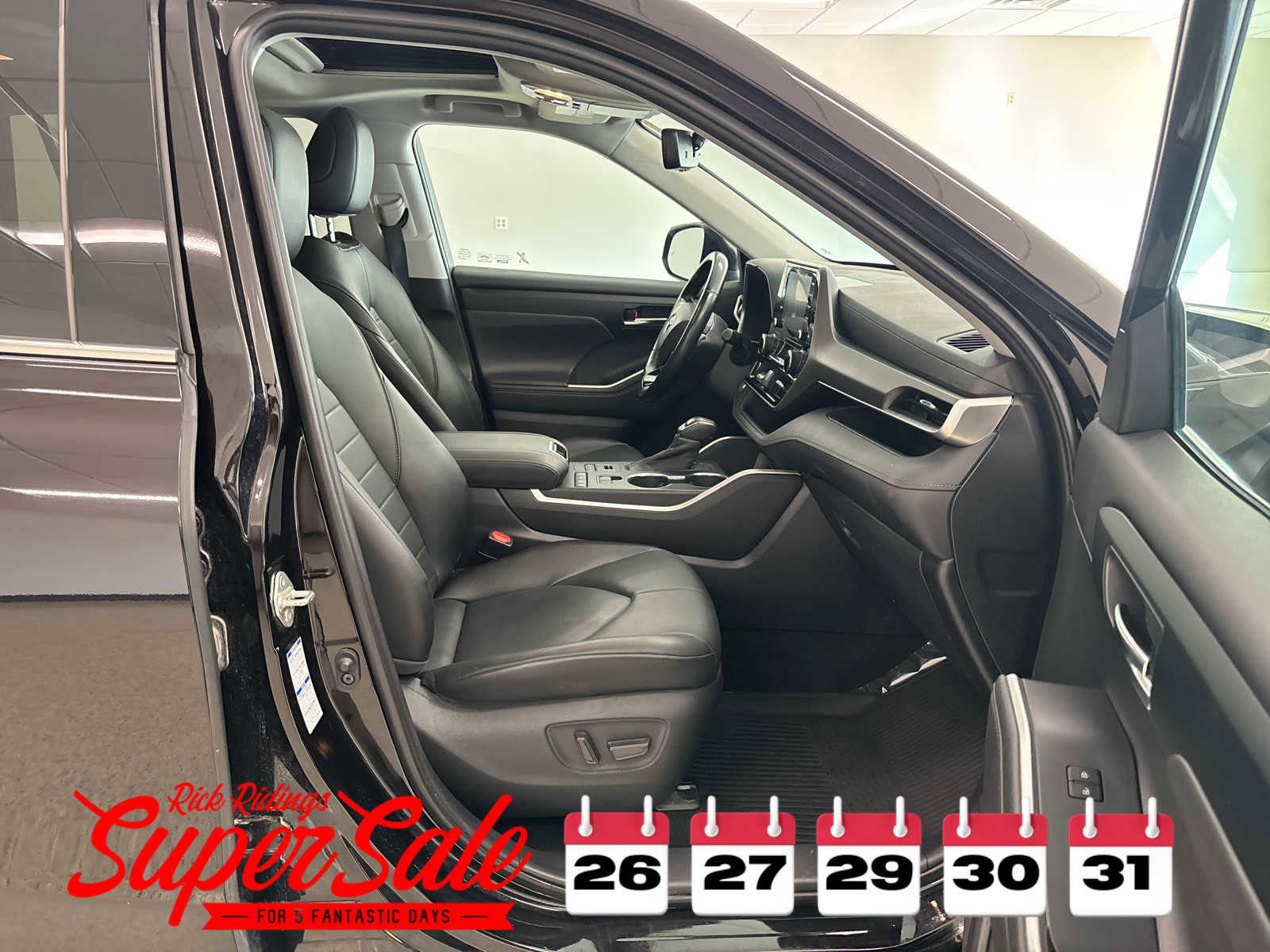 Used 2020 Toyota Highlander XLE image 16