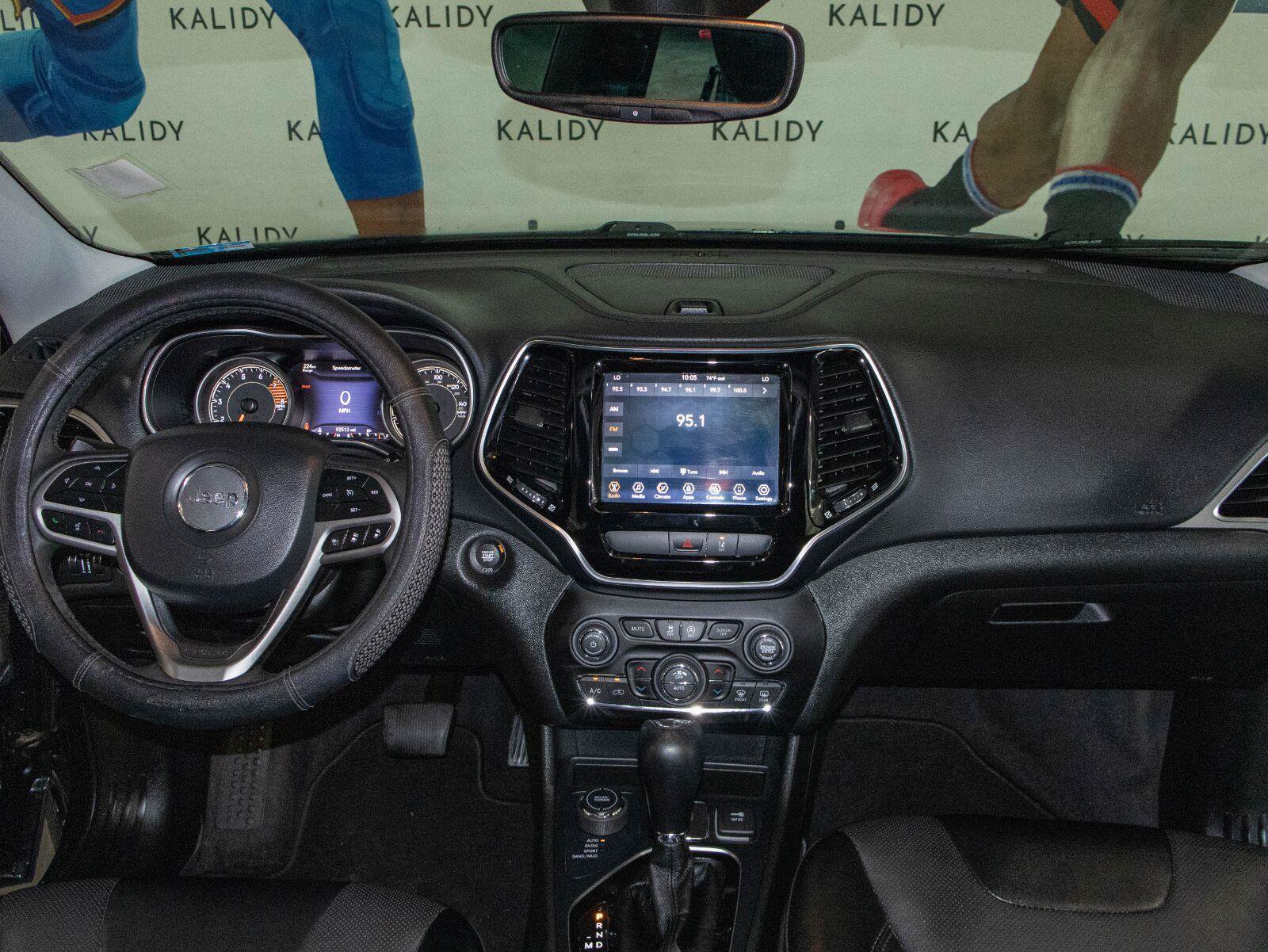 Used 2022 Jeep Cherokee Limited AWD/4WD image 3