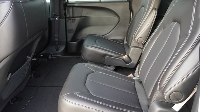 New 2026 Chrysler Voyager LX image 13