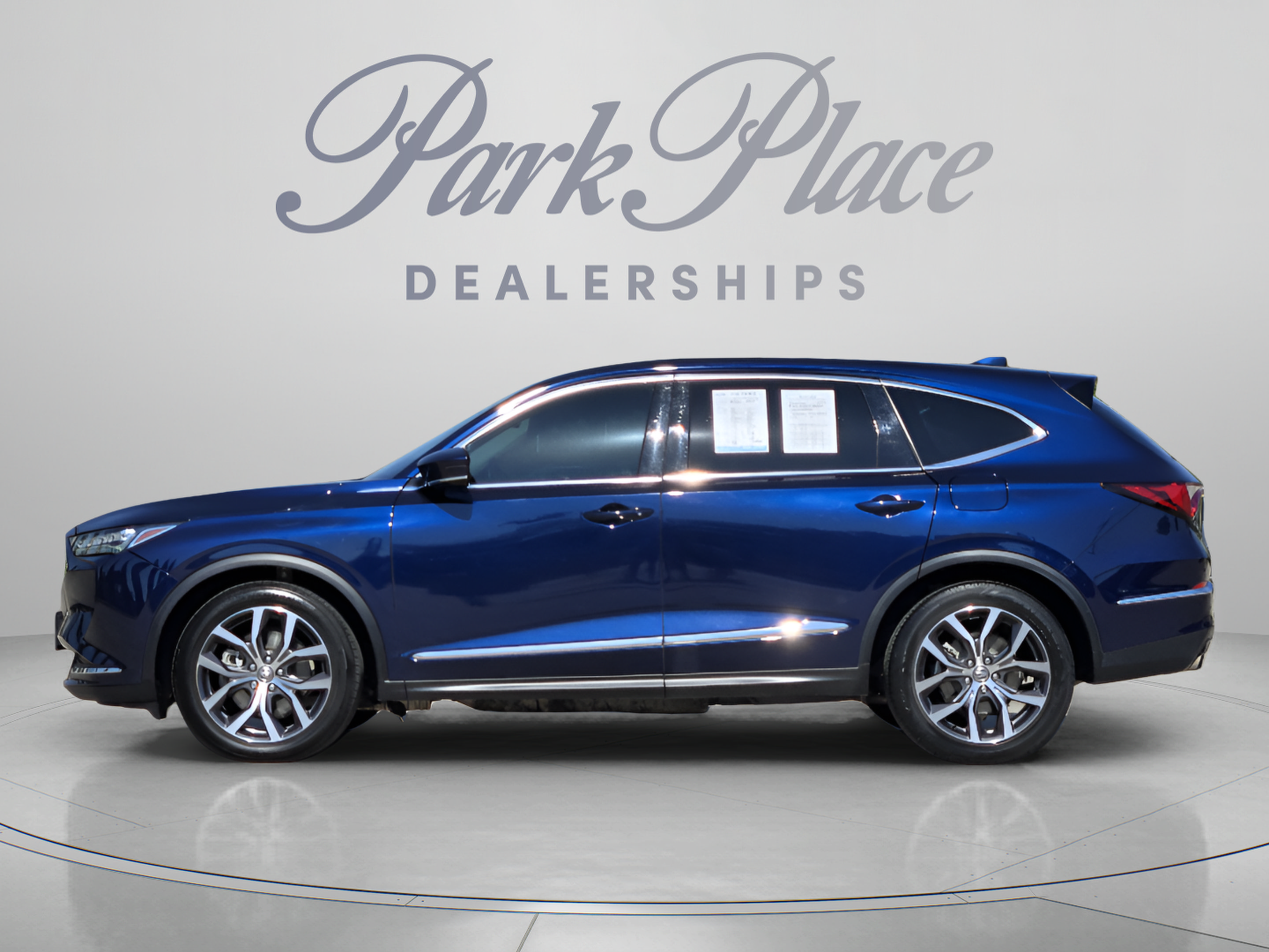 Used 2022 Acura MDX w/ Technology Package FWD image 2