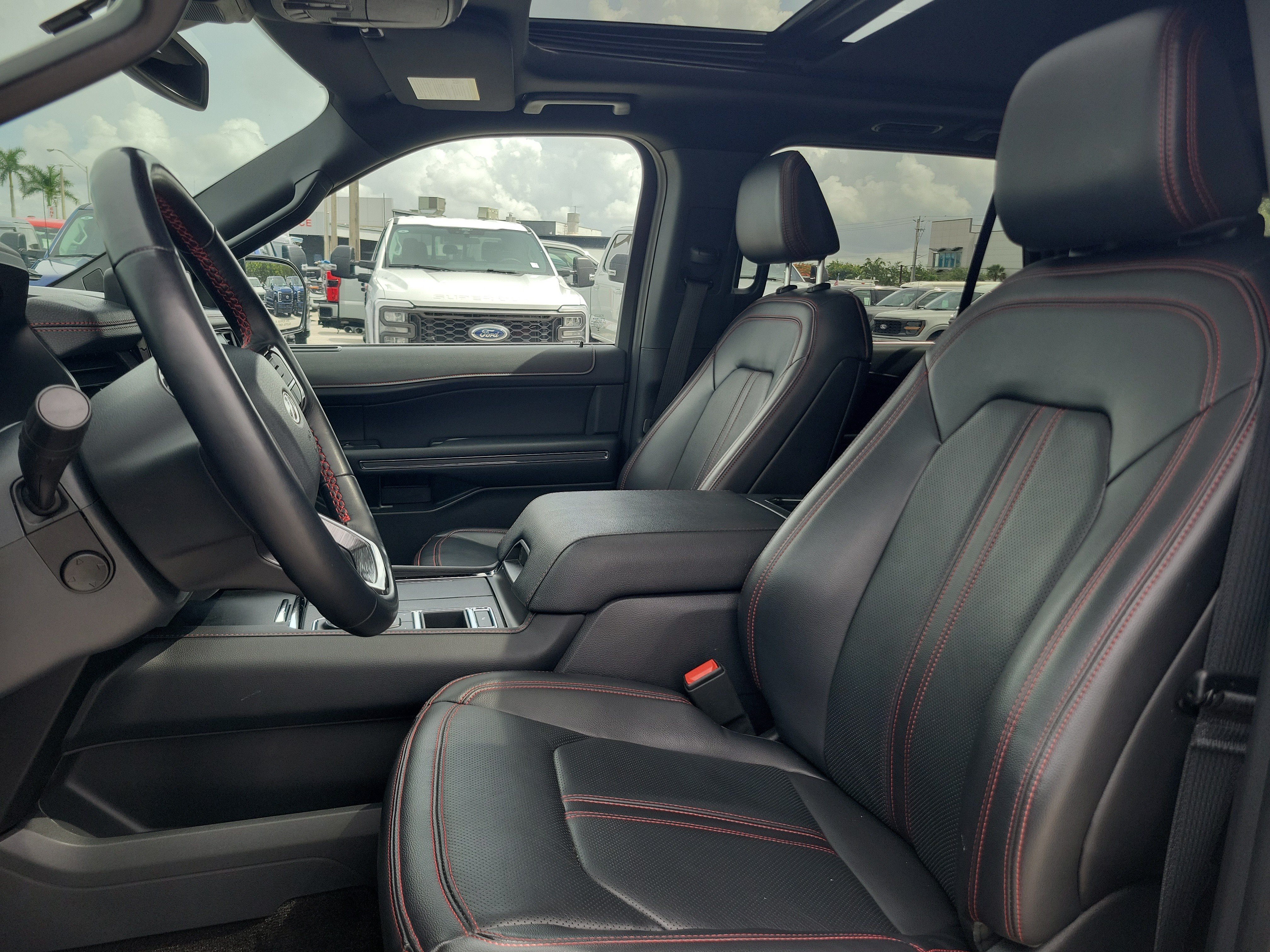 Used 2023 Ford Expedition Limited RWD image 13