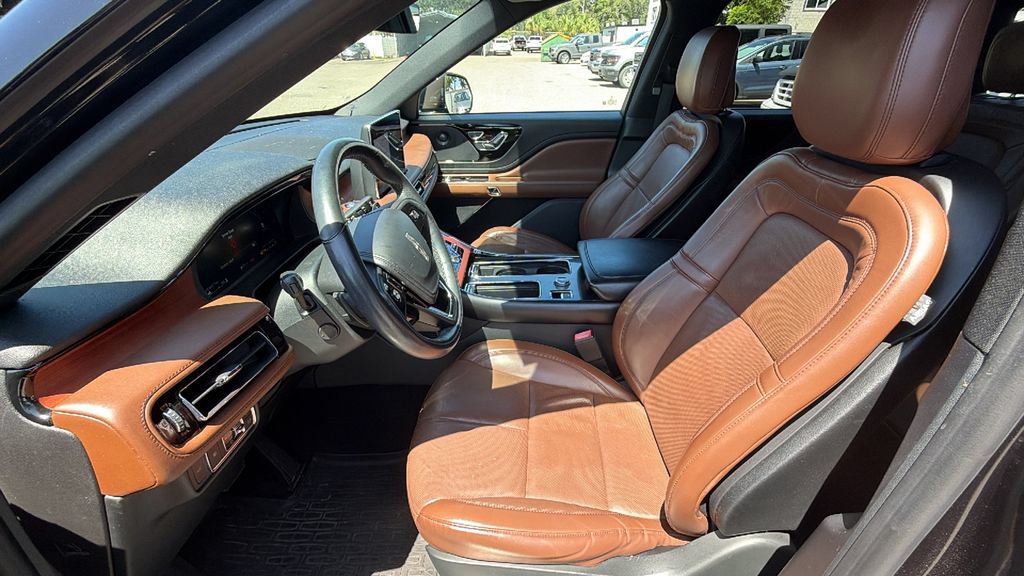 Used 2020 Lincoln Aviator Reserve w/ Equipment Group 201A AWD/4WD image 15